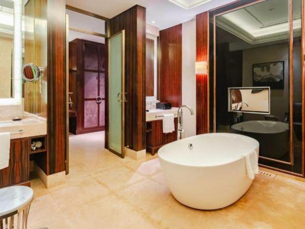 Eadry Royal Garden Hotel Haikou Hajkou Kültér fotó