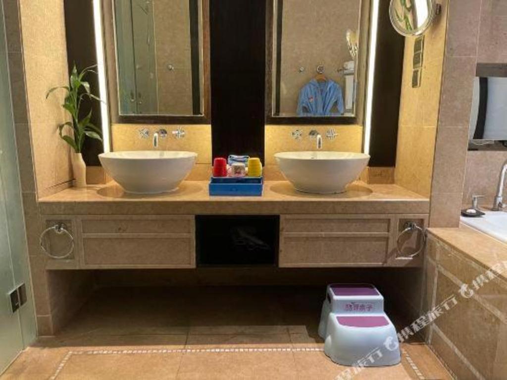 Eadry Royal Garden Hotel Haikou Hajkou Kültér fotó